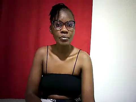 Snapshot of Pierra77 chatting on June 6, 1:27 pm Pierra77 online show from June 6, 1:27 pm