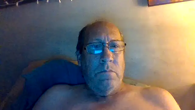 hornyrich69 online show from April 16, 5:52 am