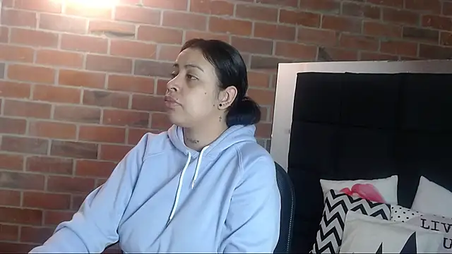 Snapshot of salome__hills1 chatting on January 14, 2:32 pm salome hills1 online show from January 14, 2:32 pm