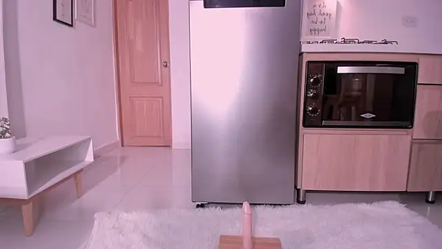 Snapshot of DannaHyde chatting on March 10, 11:49 pm DannaHyde online show from March 10, 11:49 pm