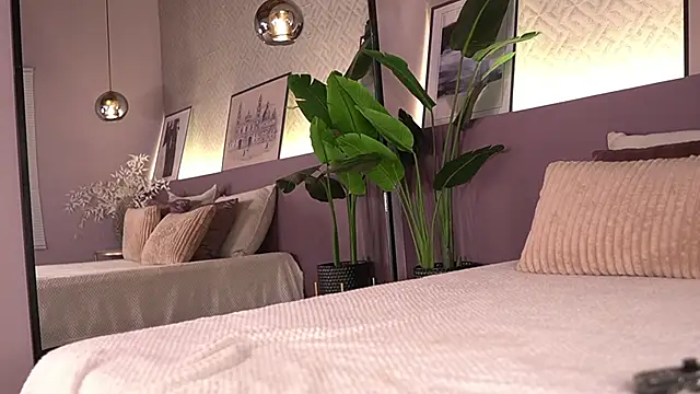 IzzyWild online show from March 25, 11:49 am