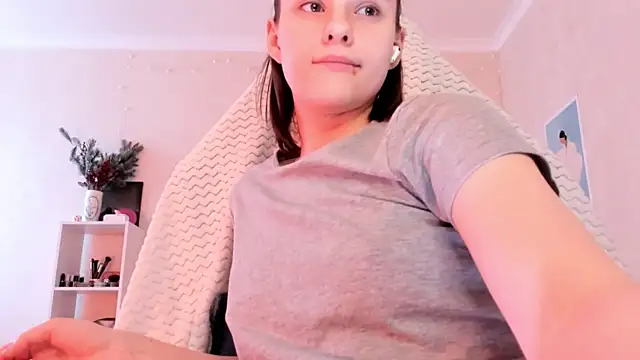 Britney Ross online show from March 21, 8:19 am