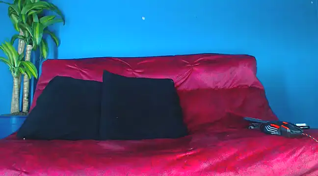 Snapshot of Mracialatina chatting on February 7, 11:03 pm Mracialatina online show from February 7, 11:03 pm