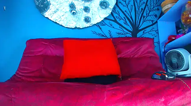 Snapshot of Mracialatina chatting on February 25, 8:51 pm Mracialatina online show from February 25, 8:51 pm