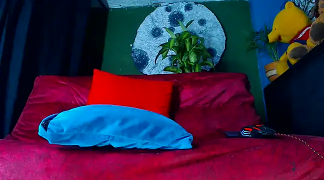 Snapshot of Mracialatina chatting on March 13, 12:48 am Mracialatina online show from March 13, 12:48 am