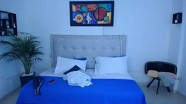 Chiqui milk  online show from February 13, 7:21 pm