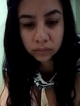 Snapshot of Michellluxo chatting on February 14, 12:57 pm Michellluxo online show from February 14, 12:57 pm