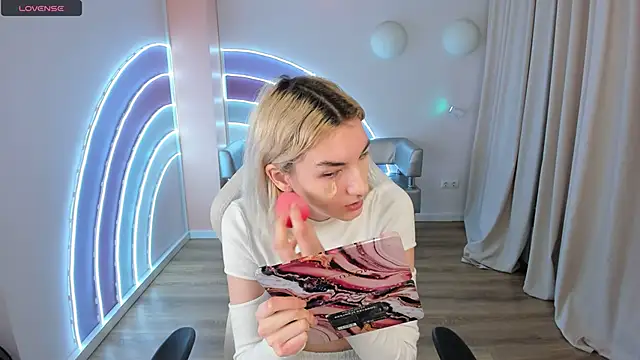 Snapshot of Mia_Cheers chatting on February 22, 1:46 pm Mia Cheers online show from February 22, 1:46 pm