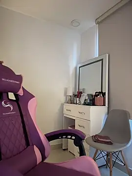 Snapshot of Hips_hannah chatting on November 14, 8:51 pm Hips hannah online show from November 14, 8:51 pm