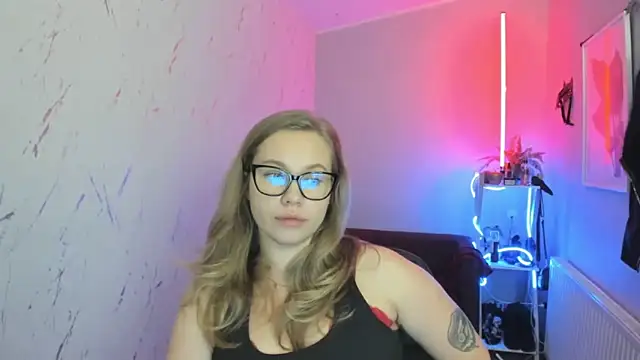 Snapshot of holly_xglam chatting on October 27, 8:13 pm holly xglam online show from October 27, 8:13 pm