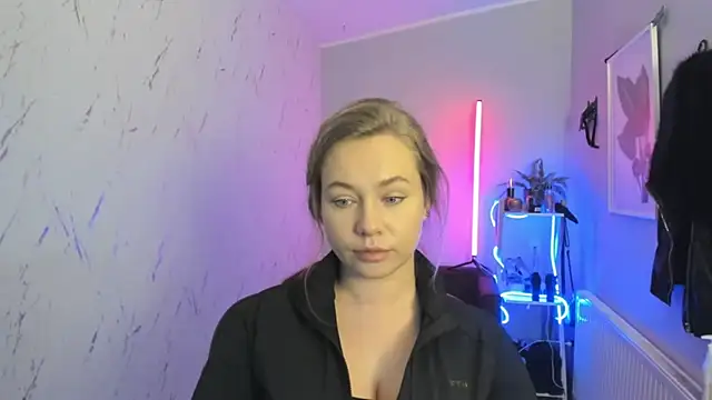 Snapshot of holly_xglam chatting on November 4, 7:24 pm holly xglam online show from November 4, 7:24 pm