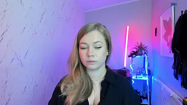 Snapshot of holly_xglam chatting on November 13, 6:29 pm holly xglam online show from November 13, 6:29 pm