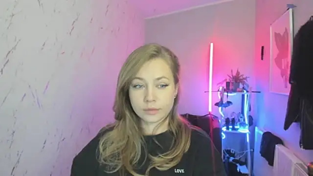 Snapshot of holly_xglam chatting on November 27, 8:11 pm holly xglam online show from November 27, 8:11 pm