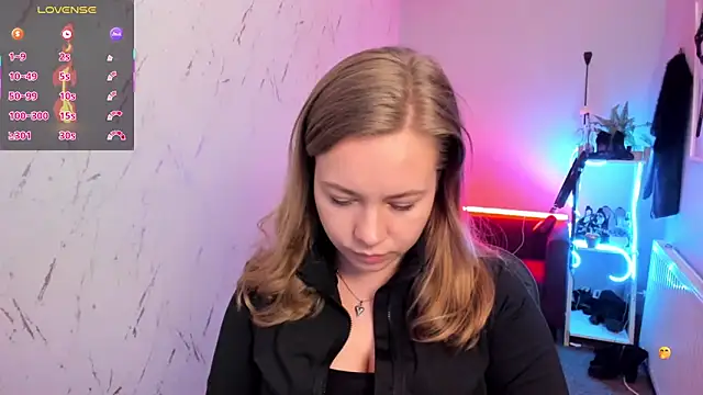 holly xglam online show from March 20, 8:14 pm