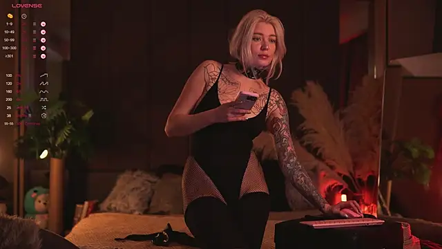 LinaKinky online show from December 9, 9:06 am