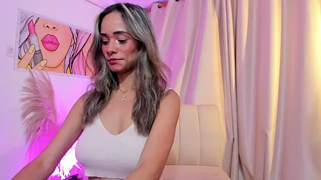 SkiinnyAna online show from April 4, 7:33 pm