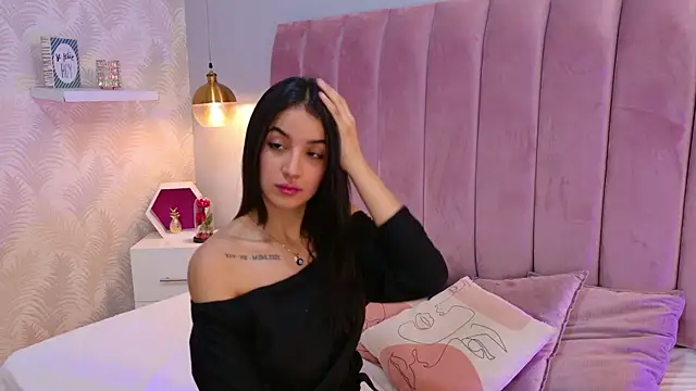 Snapshot of LeenaBrown chatting on May 21, 12:34 pm LeenaBrown online show from May 21, 12:34 pm