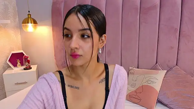 Snapshot of LeenaBrown chatting on June 1, 12:29 pm LeenaBrown online show from June 1, 12:29 pm