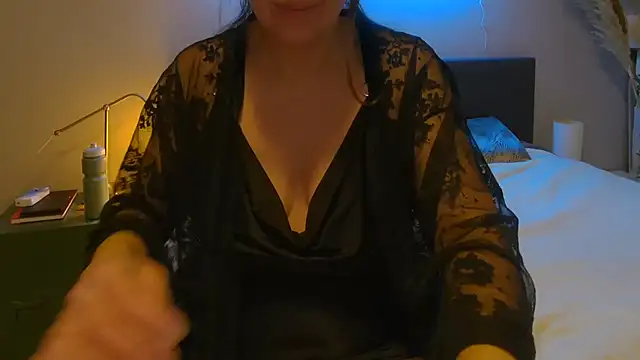 Ella Next Door online show from February 5, 10:12 pm