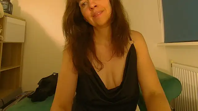 Ella Next Door online show from May 29, 9:35 pm