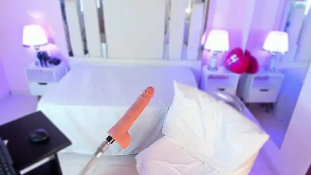 Snapshot of Miliaangeles chatting on November 3, 12:06 pm Miliaangeles online show from November 3, 12:06 pm