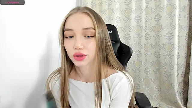 Snapshot of Sweet-bb chatting on January 29, 7:43 pm Sweet-bb online show from January 29, 7:43 pm