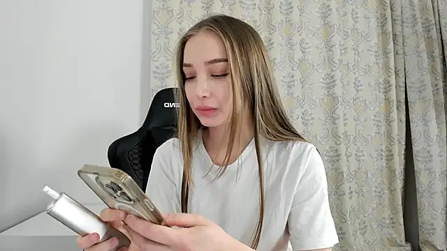 Snapshot of Sweet-bb chatting on September 10, 9:04 pm Sweet-bb online show from September 10, 9:04 pm