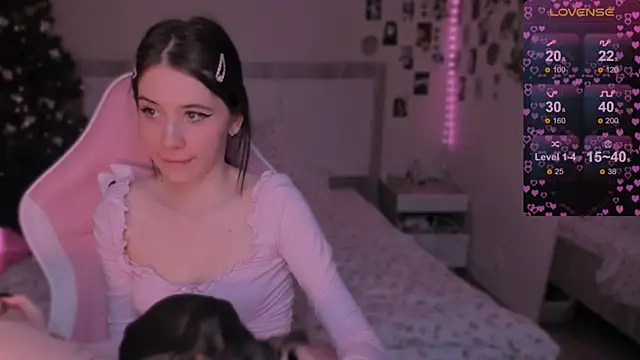 CoddleWeeper  online show from December 10, 11:11 am