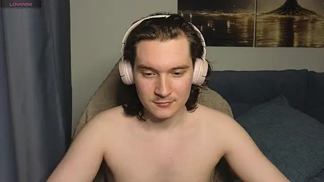 MoreRealAlex online show from July 9, 6:12 pm