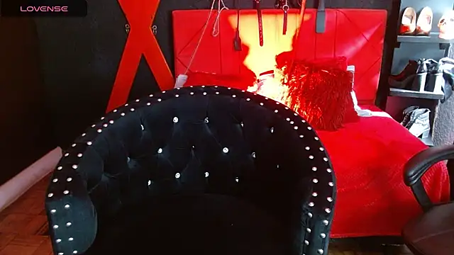 Snapshot of Naty_slavedoll chatting on February 28, 7:03 pm Naty slavedoll online show from February 28, 7:03 pm