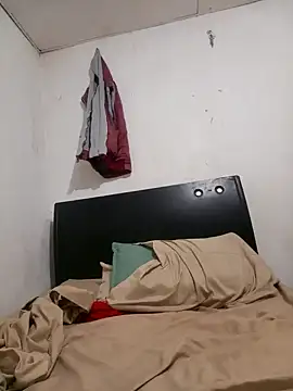 Snapshot of Boypolla11 chatting on December 17, 7:07 am Boypolla11 online show from December 17, 7:07 am