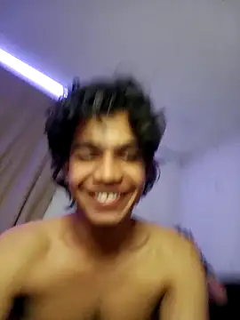 Snapshot of Boypolla11 chatting on February 12, 3:40 am Boypolla11 online show from February 12, 3:40 am