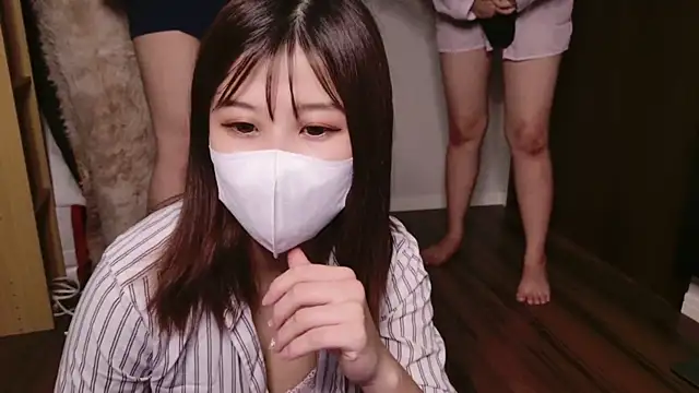 Snapshot of ManaMi-maru chatting on December 5, 12:33 pm ManaMi-maru online show from December 5, 12:33 pm