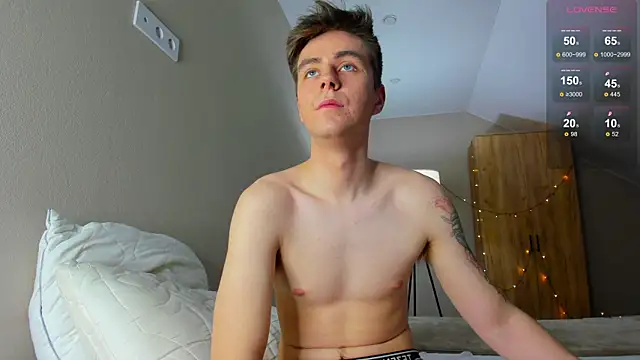 TaisonBrownX online show from December 15, 7:42 pm