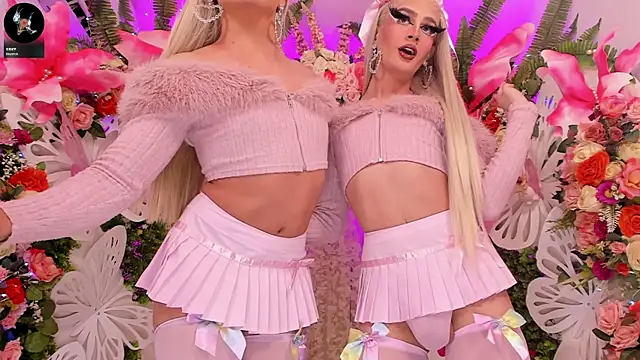 Snapshot of AlisonSharon chatting on February 3, 6:34 am AlisonSharon online show from February 3, 6:34 am