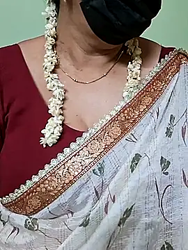 Snapshot of ananya956 chatting on March 13, 1:07 pm ananya956 online show from March 13, 1:07 pm