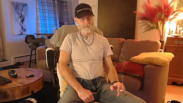 Towndude123 online show from February 24, 2:19 am