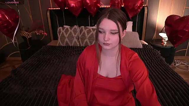 MagicPeachh  online show from February 6, 2:20 pm