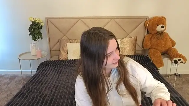 MagicPeachh  online show from March 26, 6:52 am