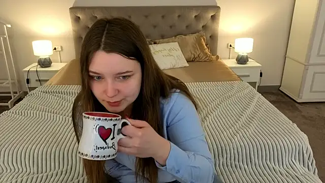 MagicPeachh  online show from April 1, 6:14 am