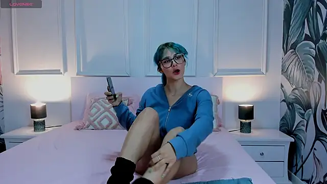 Ramona Flower online show from December 15, 1:10 am