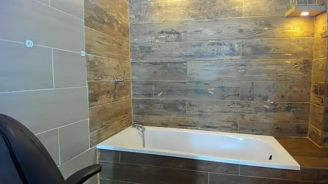 Snapshot of Bryce_Evans chatting on February 23, 6:45 pm Bryce Evans online show from February 23, 6:45 pm