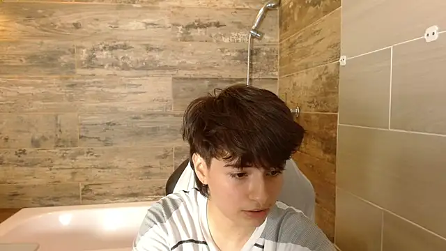Snapshot of Bryce_Evans chatting on July 19, 2:21 pm Bryce Evans online show from July 19, 2:21 pm