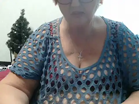 Snapshot of DeniseeRose chatting on December 2, 10:45 pm DeniseeRose online show from December 2, 10:45 pm