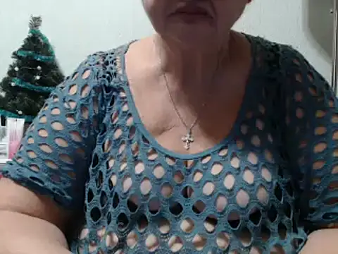 Snapshot of DeniseeRose chatting on December 29, 9:20 pm DeniseeRose online show from December 29, 9:20 pm