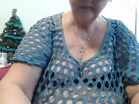 Snapshot of DeniseeRose chatting on January 1, 12:44 pm DeniseeRose online show from January 1, 12:44 pm