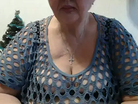 Snapshot of DeniseeRose chatting on January 2, 1:30 pm DeniseeRose online show from January 2, 1:30 pm