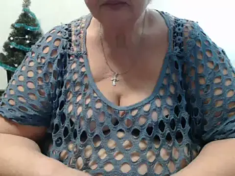 Snapshot of DeniseeRose chatting on January 3, 6:24 pm DeniseeRose online show from January 3, 6:24 pm