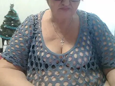 Snapshot of DeniseeRose chatting on January 5, 7:28 pm DeniseeRose online show from January 5, 7:28 pm