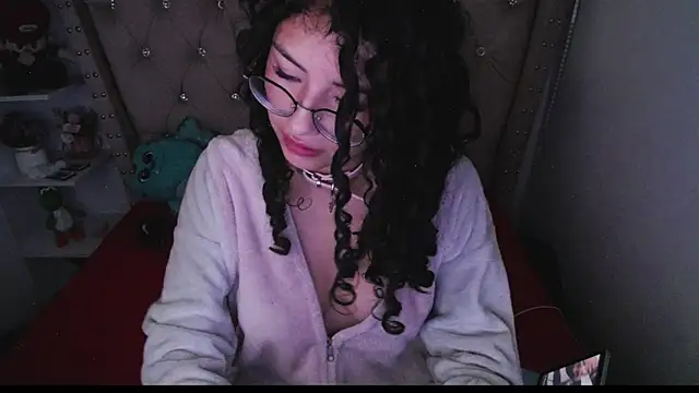 Snapshot of CherieCurl chatting on November 10, 3:16 am CherieCurl online show from November 10, 3:16 am